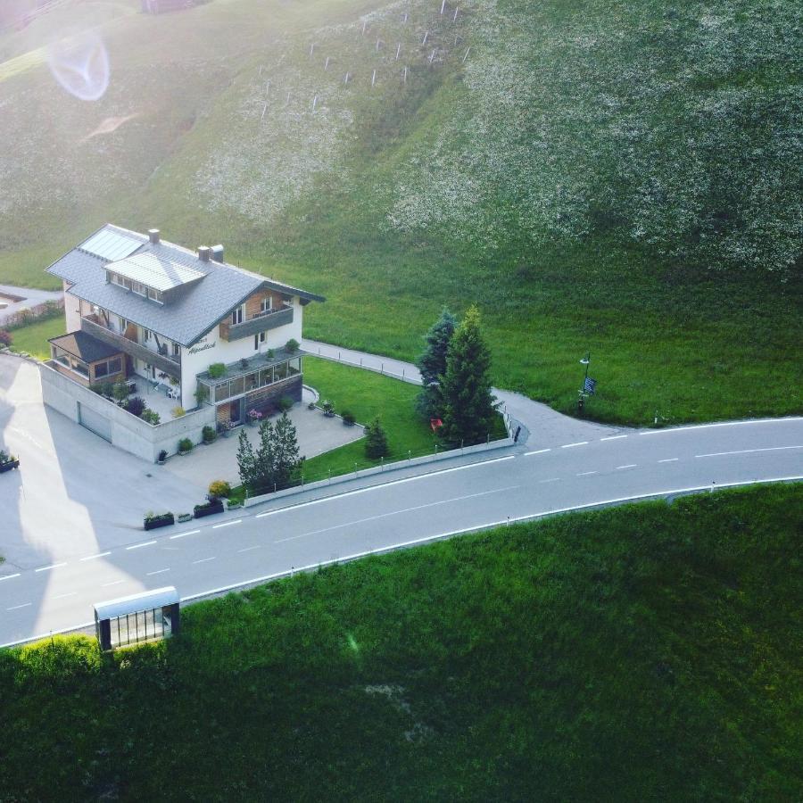Haus Alpenblick Appartement Schröcken Buitenkant foto