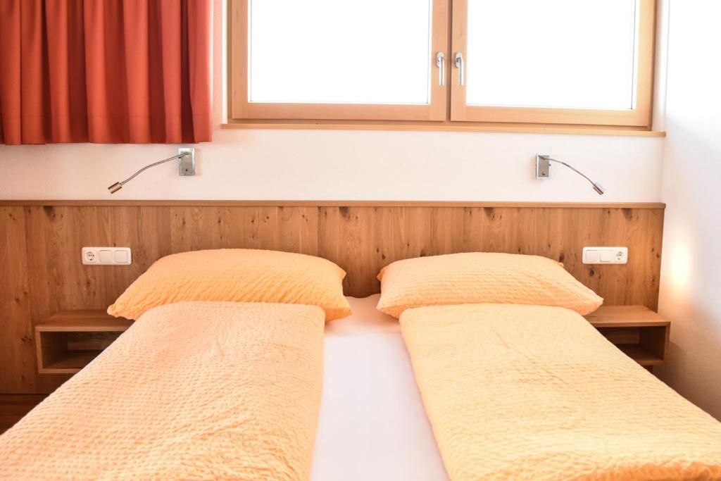 Haus Alpenblick Appartement Schröcken Buitenkant foto