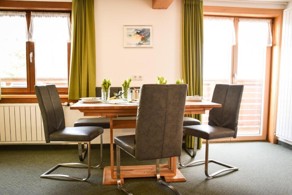 Haus Alpenblick Appartement Schröcken Buitenkant foto