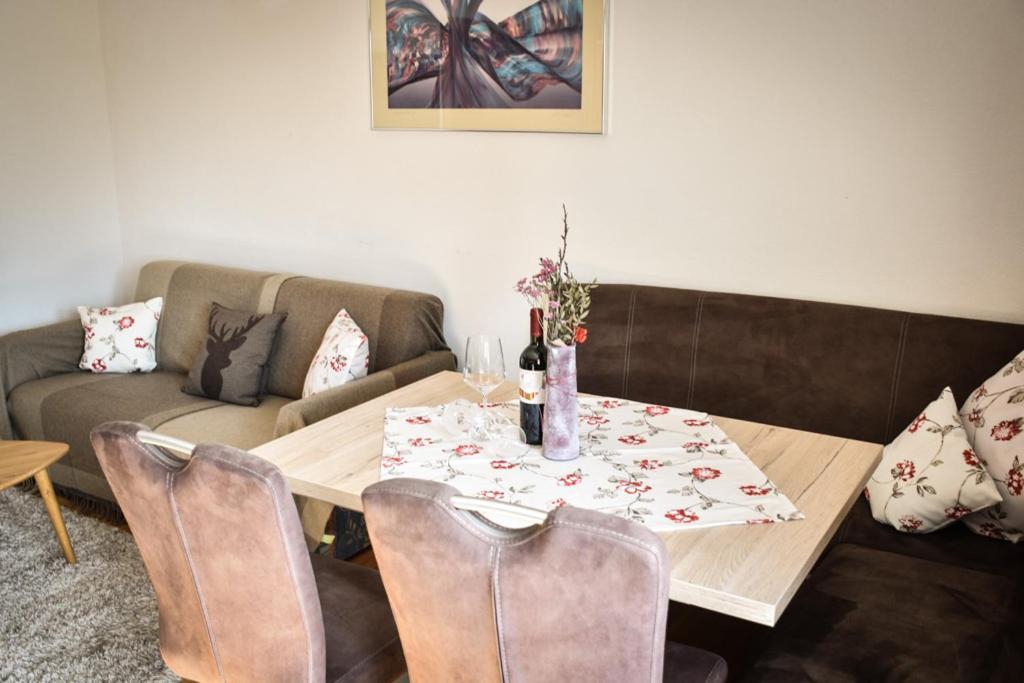 Haus Alpenblick Appartement Schröcken Buitenkant foto