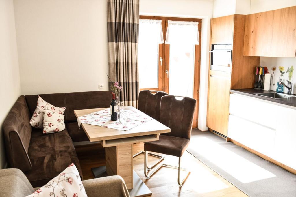 Haus Alpenblick Appartement Schröcken Buitenkant foto